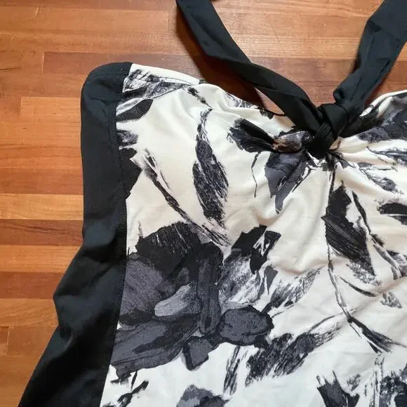 Tankini, black and white floral, medium - Picture 7 of 8
